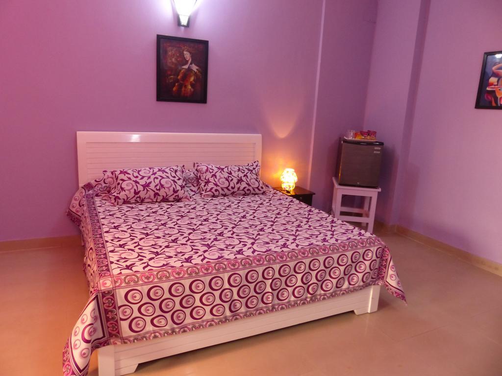 Mykonos Guest House And Spa New Delhi Exterior photo